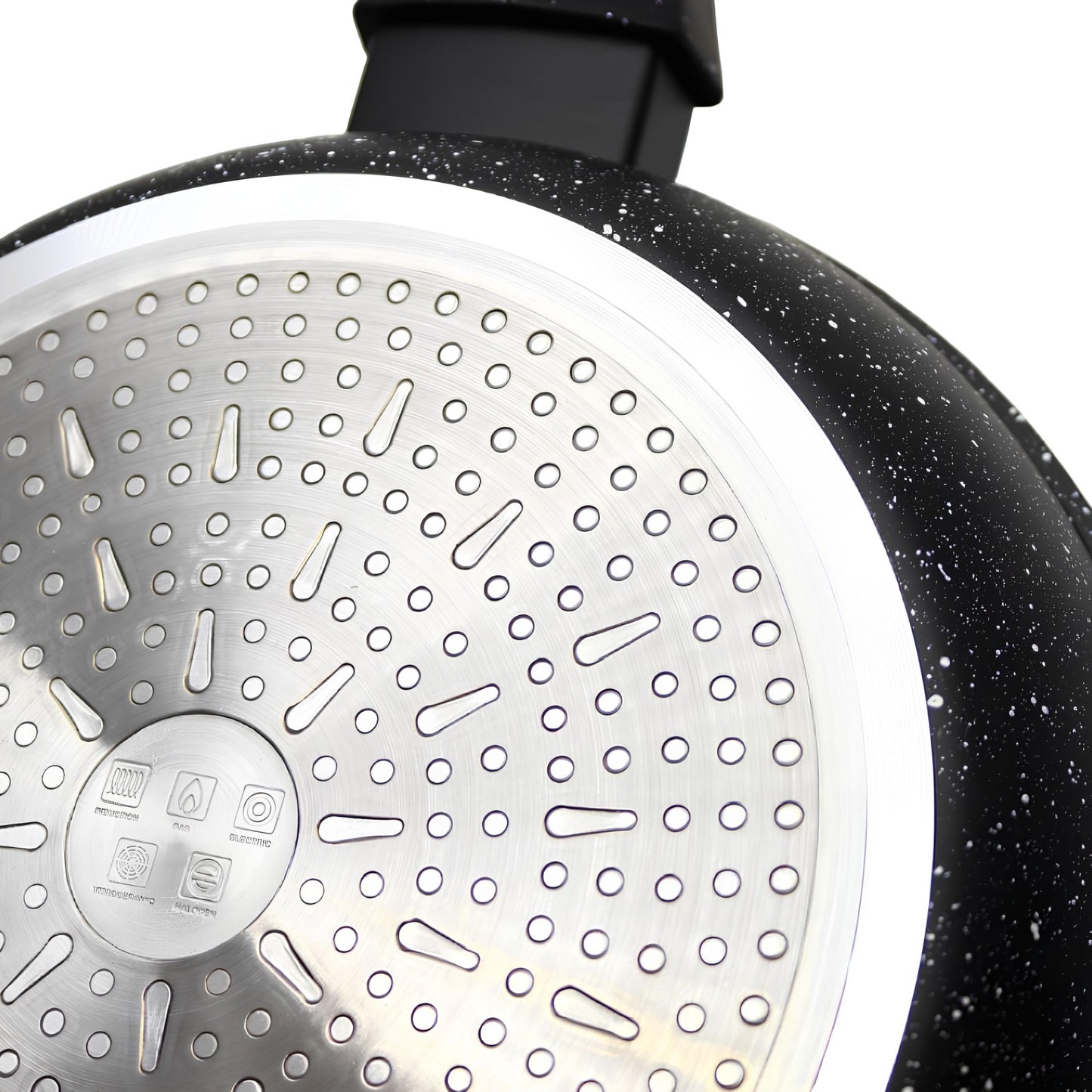 مقلاة مع طلاء غير لاصق