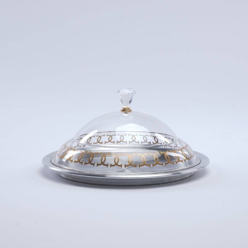 ماعون بغطاء بلاستيك