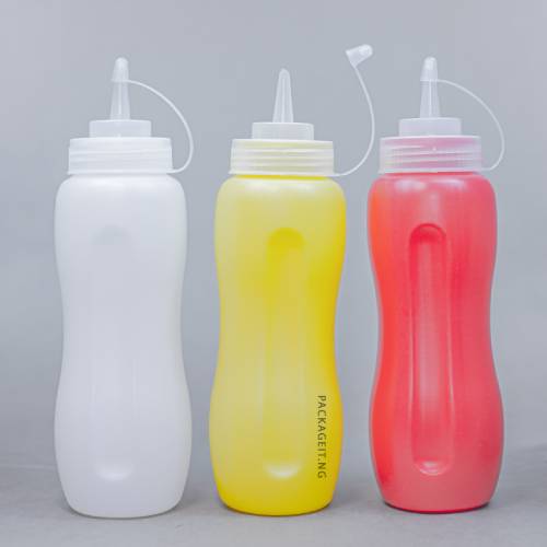 Plastic Squeeze Bottle (500 ml)