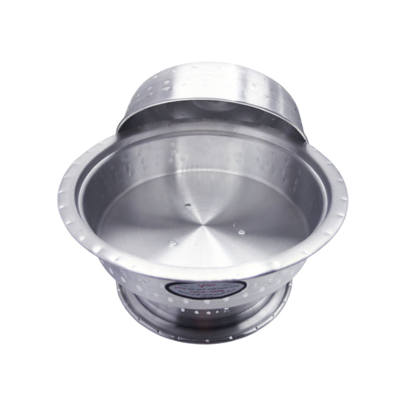 Designed serving cake with chair and lid